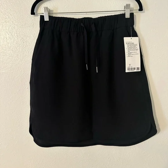 Lululemon On The Fly Skirt *21"
Black NWT​​​ - Picture 5 of 9